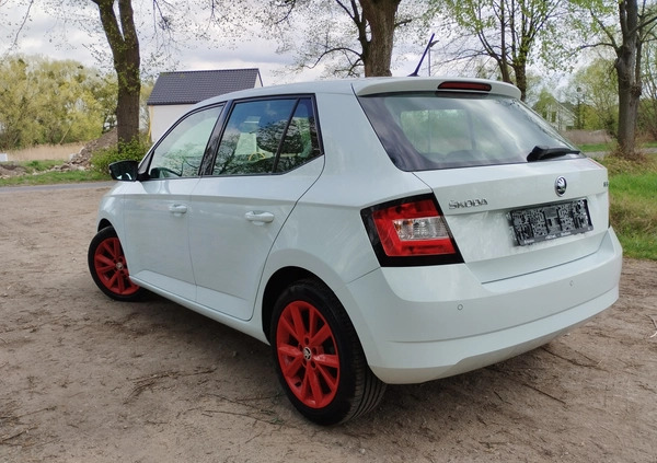 Skoda Fabia cena 37999 przebieg: 60000, rok produkcji 2018 z Wrocław małe 191